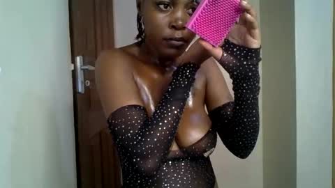 Snapshot of lunargoddess45 chatting on February 5, 2026, 6:07 am lunargoddess45 online show from February 5, 2026, 6:07 am