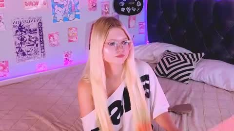 lunariafox online show from July 28, 2026, 6:20 pm