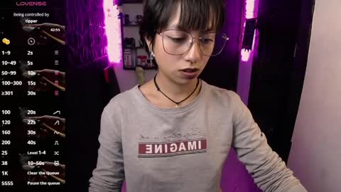 Snapshot of lunarichy chatting on June 1, 2026, 6:20 pm lunarichy online show from June 1, 2026, 6:20 pm