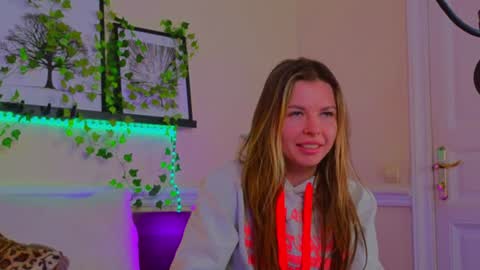 Luna Rishi online show from January 17, 2025, 1:03 pm