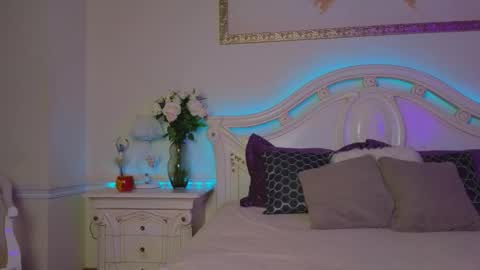 Luna Rishi online show from October 2, 2025, 6:09 am