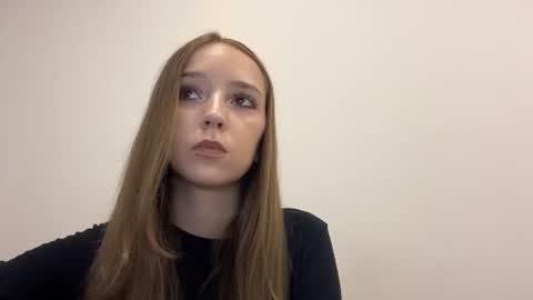 lunarleya online show from July 28, 2026, 8:52 pm