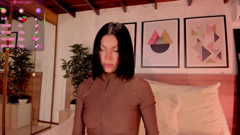 Luna Ruso  online show from March 27, 2026, 7:57 pm