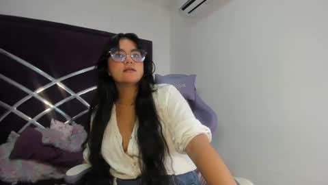 Snapshot of lunascarleht chatting on February 12, 2026, 1:28 pm lunascarleht online show from February 12, 2026, 1:28 pm