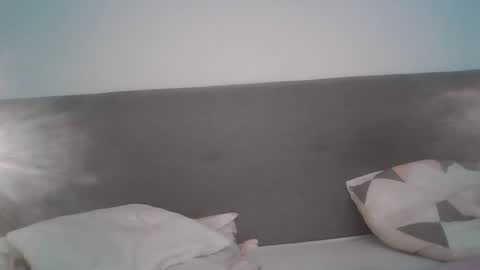 lunasky04 online show from September 23, 2025, 5:27 pm