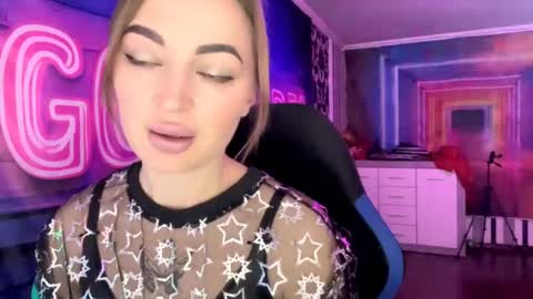 Snapshot of lunasky1111 chatting on April 12, 2026, 10:09 am Meryem online show from April 12, 2026, 10:09 am