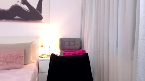 Snapshot of lunastars13 chatting on January 12, 2025, 1:58 pm lunastars13 online show from January 12, 2025, 1:58 pm