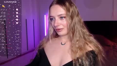 Snapshot of lunaticabae chatting on February 22, 2025, 1:22 am LunaticaBae online show from February 22, 2025, 1:22 am