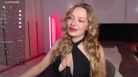 Snapshot of lunaticabae chatting on March 4, 2025, 12:50 am LunaticaBae online show from March 4, 2025, 12:50 am