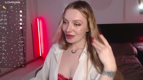 Snapshot of lunaticabae chatting on March 10, 2025, 4:17 am LunaticaBae online show from March 10, 2025, 4:17 am