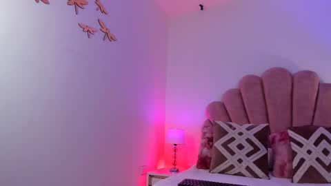 Snapshot of lunavelour_ chatting on March 1, 2026, 2:57 am Luna online show from March 1, 2026, 2:57 am