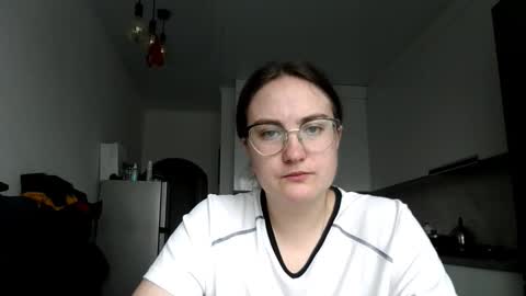 Snapshot of lunavelvet3 chatting on November 16, 2025, 9:15 am lunavelvet3 online show from November 16, 2025, 9:15 am