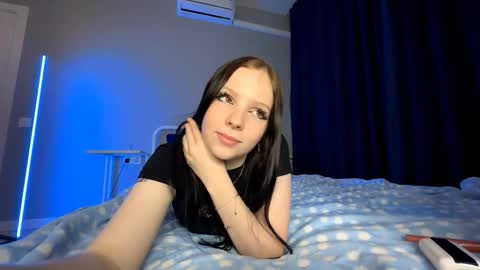 Lunavoyce online show from November 8, 2025, 2:50 pm