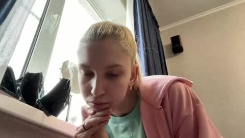 Luna online show from May 28, 2026, 9:39 am
