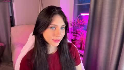 Luna online show from March 9, 2026, 3:43 am