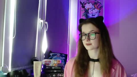 Snapshot of lunaxcherry chatting on May 20, 2026, 5:19 pm LunaXcherry online show from May 20, 2026, 5:19 pm