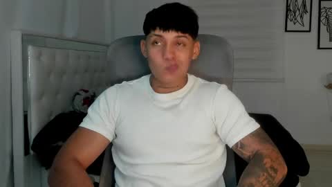 Lunay online show from April 15, 2026, 12:17 am