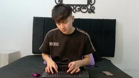 lunaydream online show from July 25, 2026, 12:58 pm