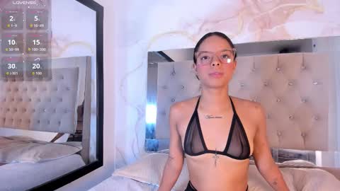 lunna__tylor online show from March 11, 2026, 4:29 am