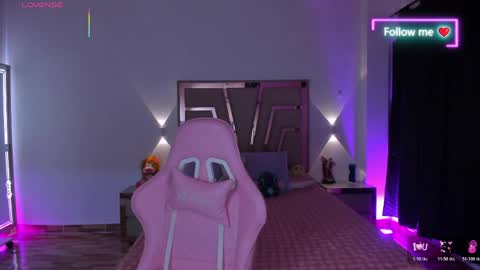 LUNA ROSE online show from April 15, 2026, 3:13 am