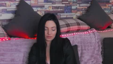 Snapshot of lunnagray chatting on October 8, 2025, 8:01 am LunnaGray online show from October 8, 2025, 8:01 am