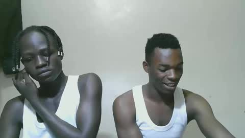 Snapshot of luoislove chatting on November 10, 2025, 4:33 am luoislove online show from November 10, 2025, 4:33 am