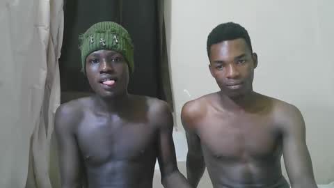 Snapshot of luoislove chatting on December 1, 2025, 6:02 pm luoislove online show from December 1, 2025, 6:02 pm