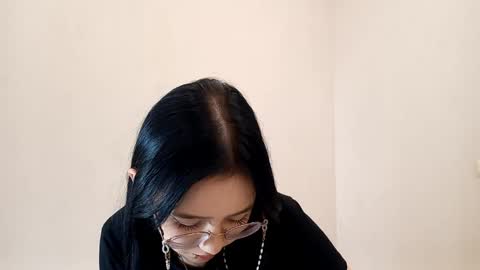 Snapshot of lupefaulker chatting on April 21, 2026, 1:17 pm Roxie online show from April 21, 2026, 1:17 pm