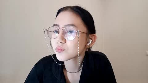 Snapshot of lupefaulker chatting on April 25, 2026, 1:14 pm Roxie online show from April 25, 2026, 1:14 pm