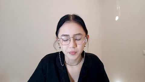 Snapshot of lupefaulker chatting on April 25, 2026, 1:41 pm Roxie online show from April 25, 2026, 1:41 pm