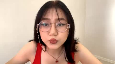 Snapshot of lupefaulker chatting on April 30, 2026, 1:06 pm Roxie online show from April 30, 2026, 1:06 pm