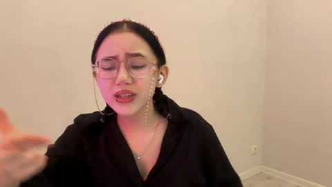 Snapshot of lupefaulker chatting on May 5, 2026, 1:19 pm Roxie online show from May 5, 2026, 1:19 pm