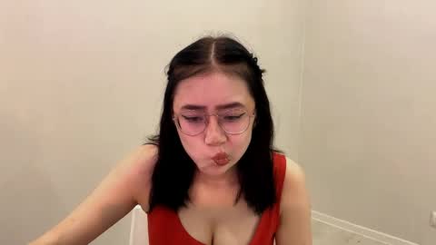 Snapshot of lupefaulker chatting on May 7, 2026, 1:16 pm Roxie online show from May 7, 2026, 1:16 pm
