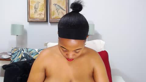 lusciousboobzz online show from November 22, 2025, 8:24 am