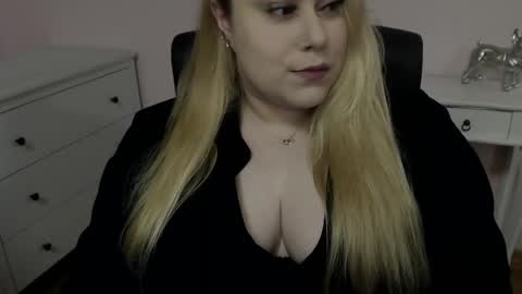 Snapshot of lushhailey chatting on May 19, 2026, 9:10 pm Hailey online show from May 19, 2026, 9:10 pm