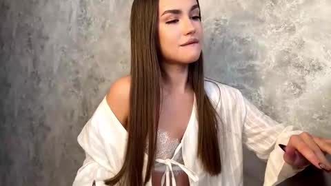 Snapshot of lushmira chatting on November 1, 2025, 7:43 am Mira online show from November 1, 2025, 7:43 am