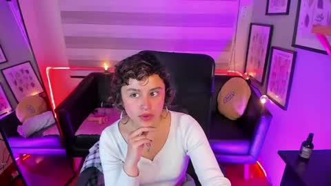 Snapshot of lusiana__ chatting on May 8, 2026, 11:37 am Luci online show from May 8, 2026, 11:37 am