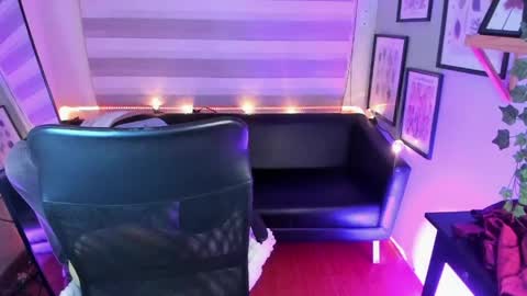 Snapshot of lusiana__ chatting on May 11, 2026, 12:22 pm Luci online show from May 11, 2026, 12:22 pm