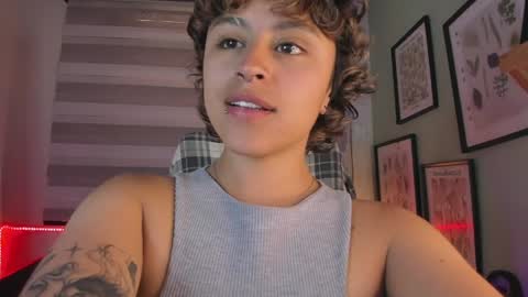 Snapshot of lusiana__ chatting on May 14, 2026, 12:12 pm Luci online show from May 14, 2026, 12:12 pm