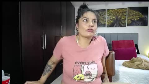 Snapshot of lust_mom chatting on March 20, 2026, 6:24 pm Angela 3 online show from March 20, 2026, 6:24 pm