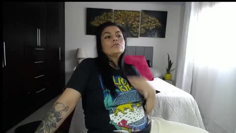 Snapshot of lust_mom chatting on May 23, 2026, 7:40 pm Angela 3 online show from May 23, 2026, 7:40 pm