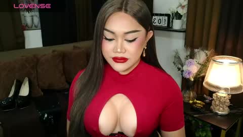 Snapshot of lustful_sasha chatting on June 3, 2026, 11:32 pm Sasha online show from June 3, 2026, 11:32 pm