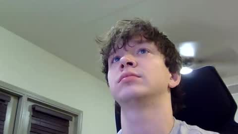 Snapshot of lustfullives chatting on April 3, 2026, 4:32 am LustfulLives online show from April 3, 2026, 4:32 am