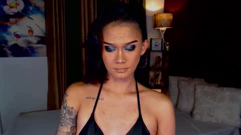 Snapshot of lustfulltrans chatting on January 21, 2025, 6:33 am AdriannaFowks online show from January 21, 2025, 6:33 am