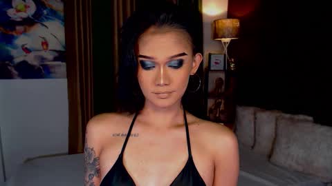 Snapshot of lustfulltrans chatting on January 23, 2025, 4:09 am AdriannaFowks online show from January 23, 2025, 4:09 am