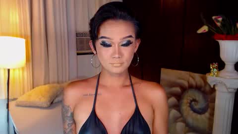 AdriannaFowks online show from April 14, 2026, 4:29 am
