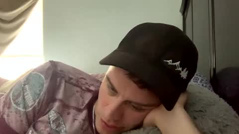  GUY ---  GIRL online show from October 1, 2025, 9:32 pm