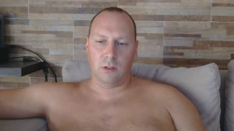 Snapshot of lustonfan chatting on April 3, 2026, 7:01 pm lustonfan online show from April 3, 2026, 7:01 pm
