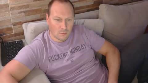 Snapshot of lustonfan chatting on April 28, 2026, 2:38 am lustonfan online show from April 28, 2026, 2:38 am
