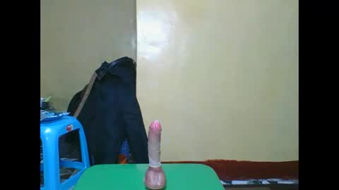 Snapshot of lusty_dude001 chatting on December 21, 2025, 2:46 pm lusty_dude001 online show from December 21, 2025, 2:46 pm
